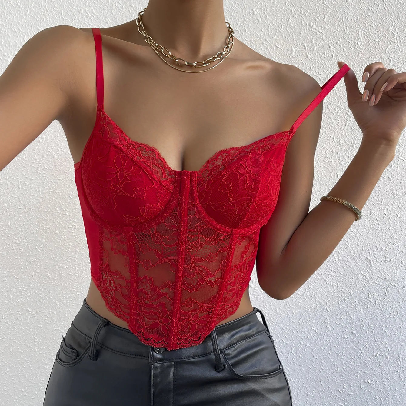 Allure Lace Bustier – Confidence Unleashed